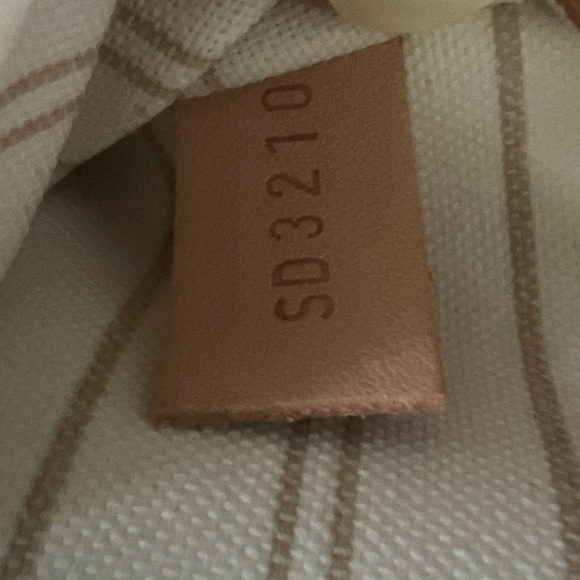 Authentic Louis Vuitton Damier Neverfull MM - Picture 10 of 10